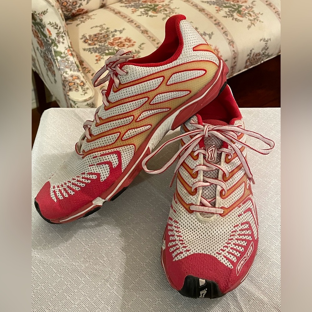 Inov8 Road-X 233 | Women’s 10| Men’s 8.5 | Running Shoe Unisex. Red & White